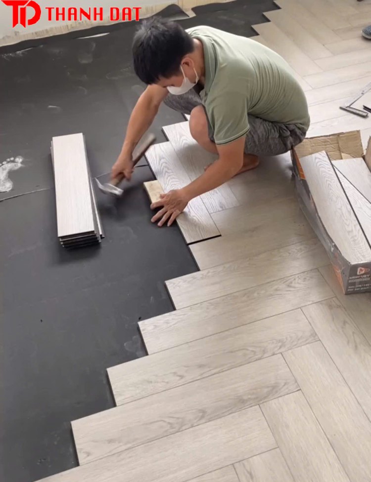 Báo giá thi công sàn gỗ công nghiệp mới nhất 2025 tại Hà Nội