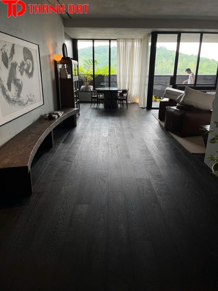san-go-cong-nghiep-mau-den-lat-thang-2 Gợi ý 15+ mẫu sàn gỗ màu đen đẹp 2025