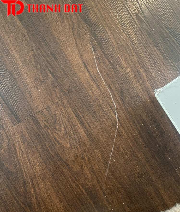 san-go-xuoc-muc-do-2 Sàn gỗ bị xước phải làm sao? Nguyên nhân và cách xử lý