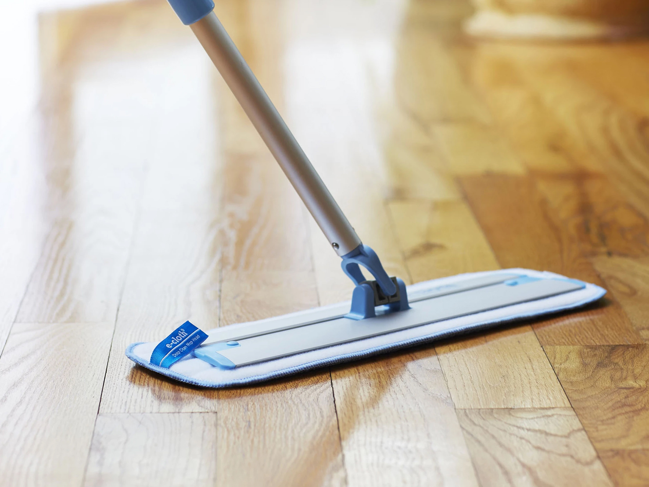 cach-lau-san-go-cong-nghiep (6)