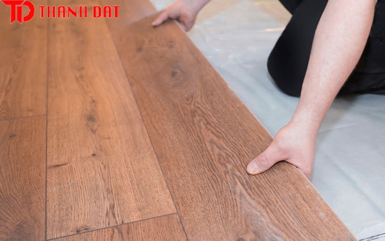 Lát sàn gỗ trên nền gạch hoa có tốt không? Những điều cần lưu ý