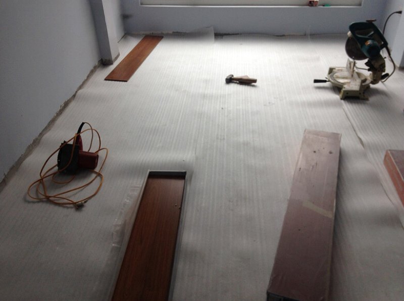 Trải lớp sàn gỗ